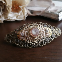 シャンパン色カボションと透かしパーツのバレッタ 3枚目の画像