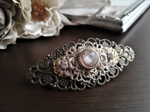 シャンパン色カボションと透かしパーツのバレッタ 5枚目の画像