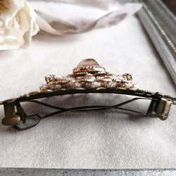 シャンパン色カボションと透かしパーツのバレッタ 6枚目の画像