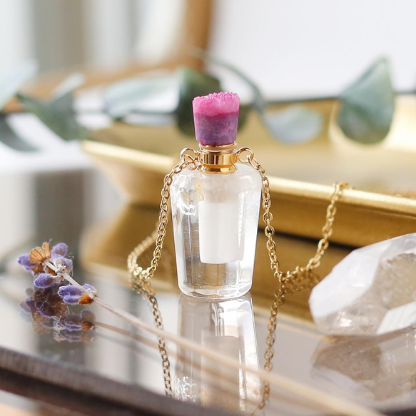 本物の天然石 クォーツの香水瓶ネックレス 水晶 ジオード 4枚目の画像