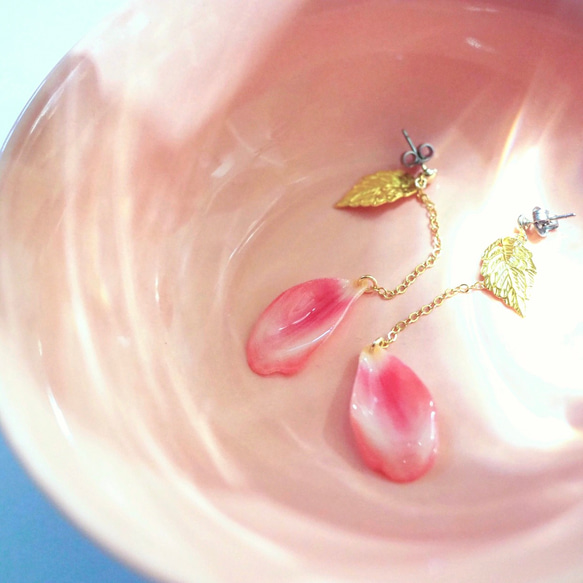 鬱金香花瓣（葉子）耳環/耳環 第2張的照片