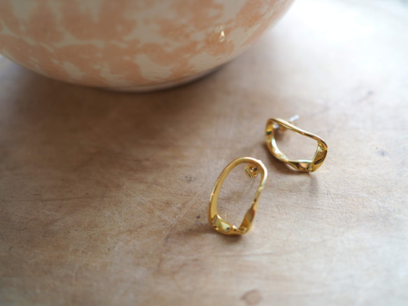 スキンジュエリー　oval twisted earrings 7枚目の画像