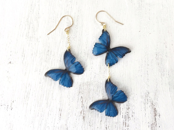 Ocean Blue Butterfly Earrings [Pierced or Clip-on] 第6張的照片