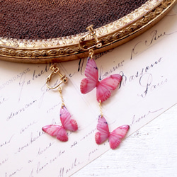 Light Pink Butterfly Earrings,asymmetry [Pierced or Clip-on] 第2張的照片