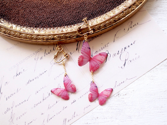 Light Pink Butterfly Earrings,asymmetry [Pierced or Clip-on] 第2張的照片