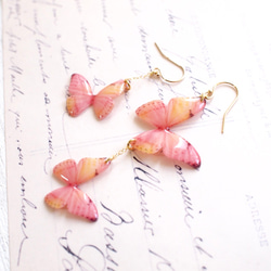 \媒體精選作品/櫻花色蝴蝶耳環（不對稱） 第8張的照片