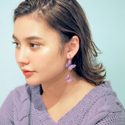 Light Purple Butterfly Earrings,asymmetry/Pierced or clip-on 第3張的照片