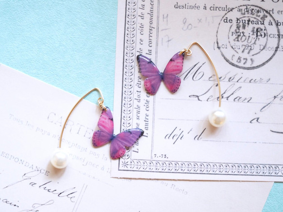 Light Purple Butterfly Stud Earrings With Hook&Pearl 第1張的照片