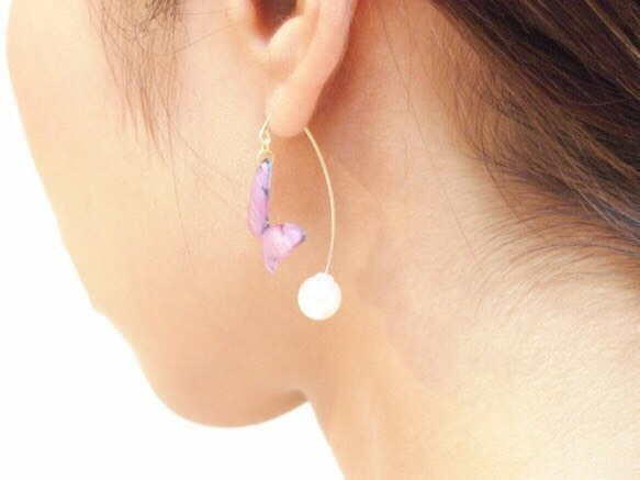 Light Purple Butterfly Stud Earrings With Hook&Pearl 第4張的照片