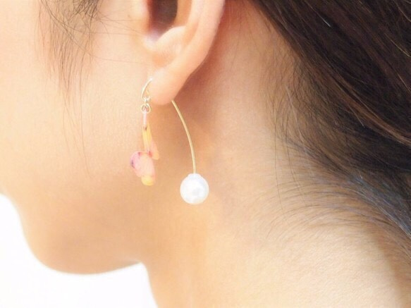 Light Pink Orange Butterfly Earrings with Hook&Pearl 第5張的照片