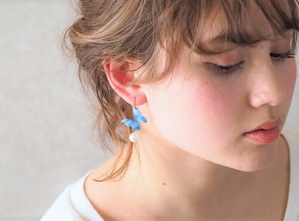 Light Blue Butterfly Earrings With Hook&Pearl 第2張的照片