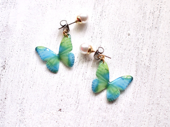 Bluegreen Butterfly Earrings With Pearl [Pierced or Clip-on] 第1張的照片