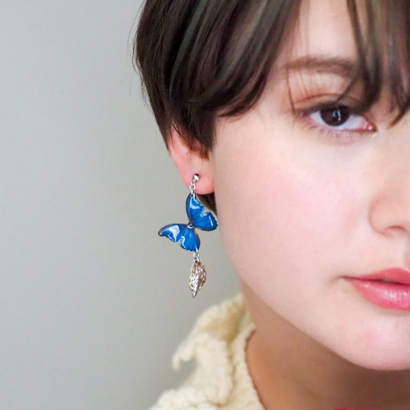 Ocean Blue Butterfly Earrings with leaf [Pierced or Clip-on] 第1張的照片