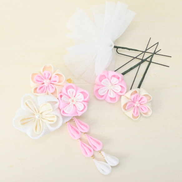 ぷっくりお花とチュールの髪飾り ピンク＆コットン つまみ細工 3歳 7歳  