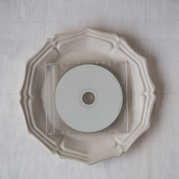 マカロンミルキーホワイト・グレース丸皿 5枚目の画像