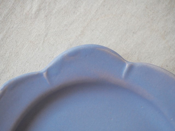 マカロンラベンダー・花まるリム皿-大- 5枚目の画像
