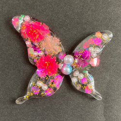 お花とパールのキラキラ蝶ヘアゴム 2枚目の画像