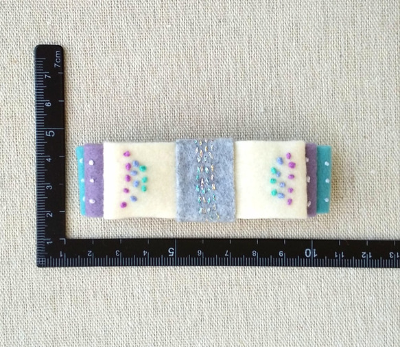 No,685【送料無料】カラフルフェルトの刺繍バレッタ 5枚目の画像