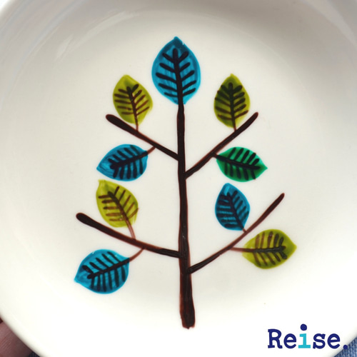 ショップ 葉デザインの陶器皿2枚セット 葉模様の陶器皿 8枚セット 和