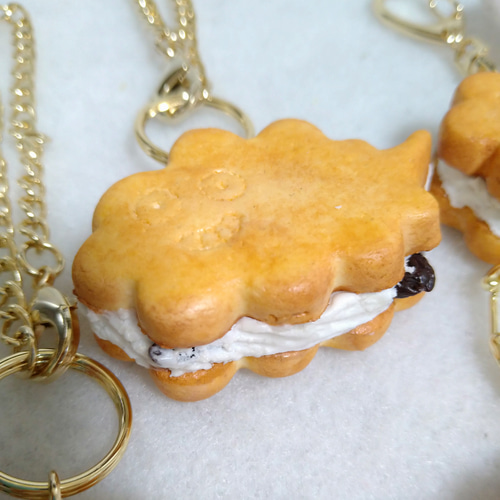 ♡SIROCARA陶器置物レーズンバターサンド作家置物陶器食品サンプルぬいぐるみ フェイクスイーツ☆ぷかぽかちゃんのレーズンバターサンド 立体