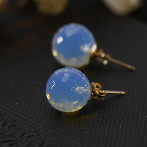 ブルーオブシディアン　カット　14kgfピアス ブルーオブシディアン カット 14kgfピアス ブルーオブシディアン