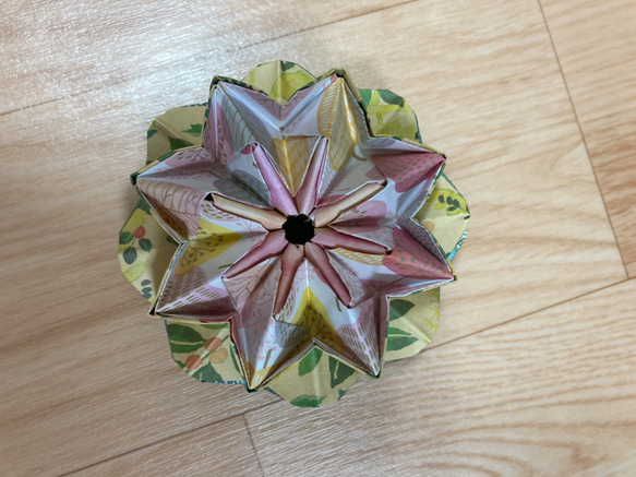【折り紙】クルクル回る花の万華鏡　 2枚目の画像