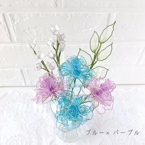 ✳NEW✳ガラスのおうち(ブルー)❁ミニバラ&多肉植物 フラワーアレンジメント ✳NEW✳ガラスのおうち(ブルー)❁ミニバラ&多肉植物 フラワー