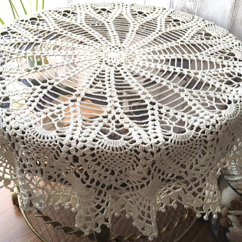 レース編み70cm・丸テーブルクロス（パール159個付） その他インテリア