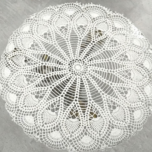 レース編み70cm・丸テーブルクロス（パール159個付） その他インテリア