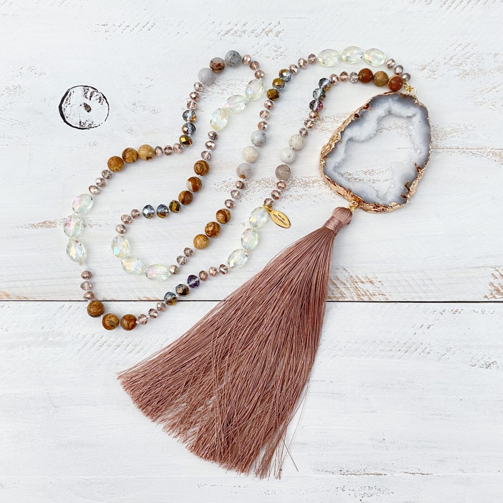 クリスタル　ロングネックレス　L　白ベージュ　チェコガラス　大きめ