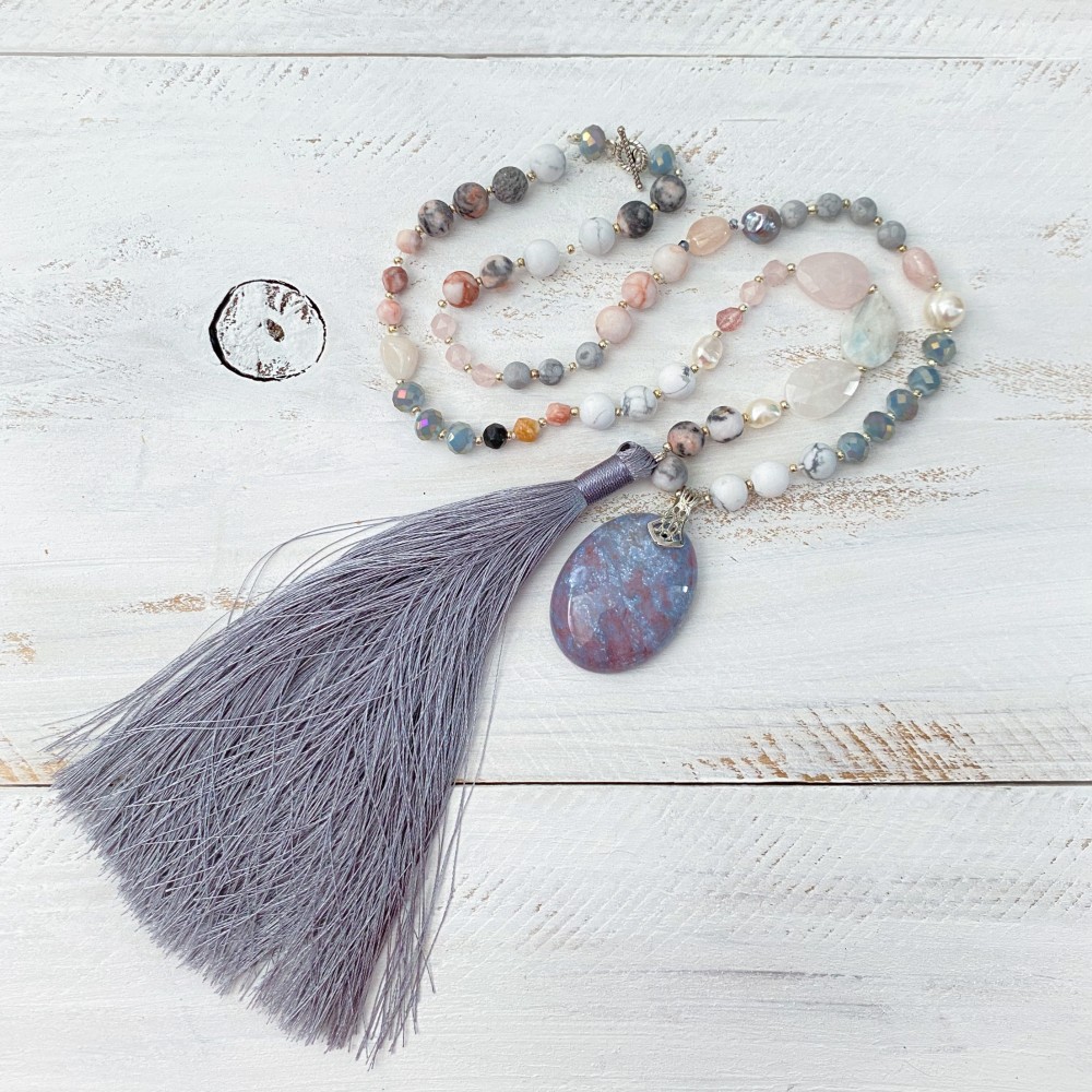 夕焼け雲のゼブラジャスパー　ネックレス　ライトグレー　ホワイト