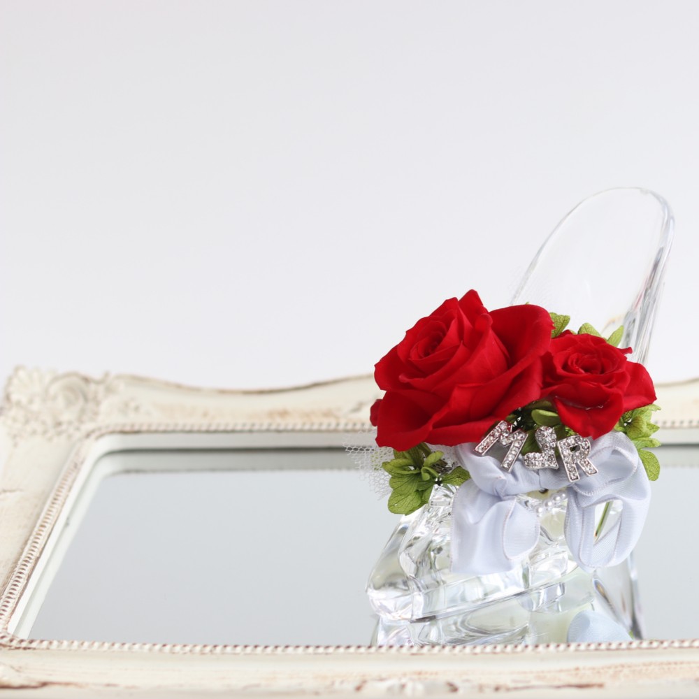 【選べるカラー イニシャル】 プリザーブドフラワー アレンジメント 専門店 ガラスの靴 ギフト 記念日 オンリーワン