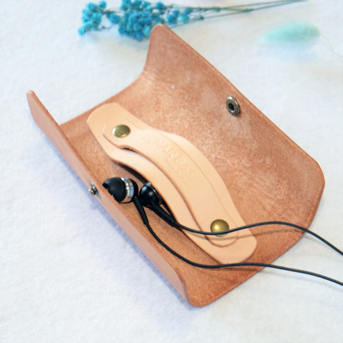 手染め 自家製オイルレザーの贅沢イヤホンケース その他ケース LUNAR