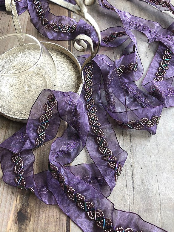 ビーズ刺繍のオーガンジーリボン　Purple×Iridescent 1枚目の画像