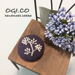 再販☆ リネン刺繍ブローチ お花刺繍 B 1枚目の画像