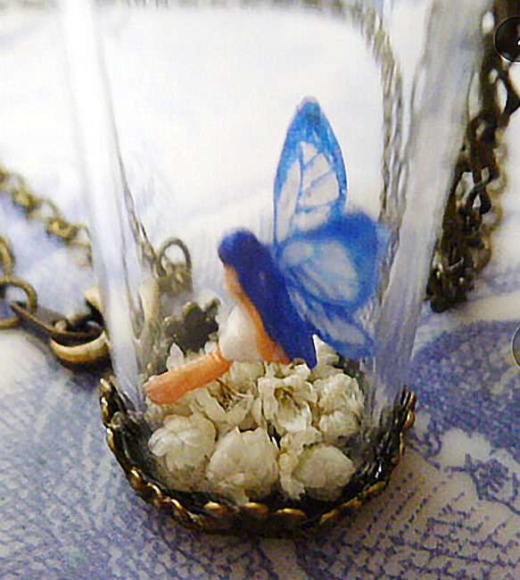 ライスフラワーの妖精ネックレス（その2）　妖精アクセサリー　妖精標本商会　妖精　ネックレス　妖精・フェアリー　小瓶の妖精 4枚目の画像