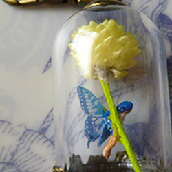 お花畑の妖精（イモーテルその1）バックチャーム　妖精標本商会　妖精・フェアリー　小瓶の妖精　妖精アクセサリー　妖精 2枚目の画像