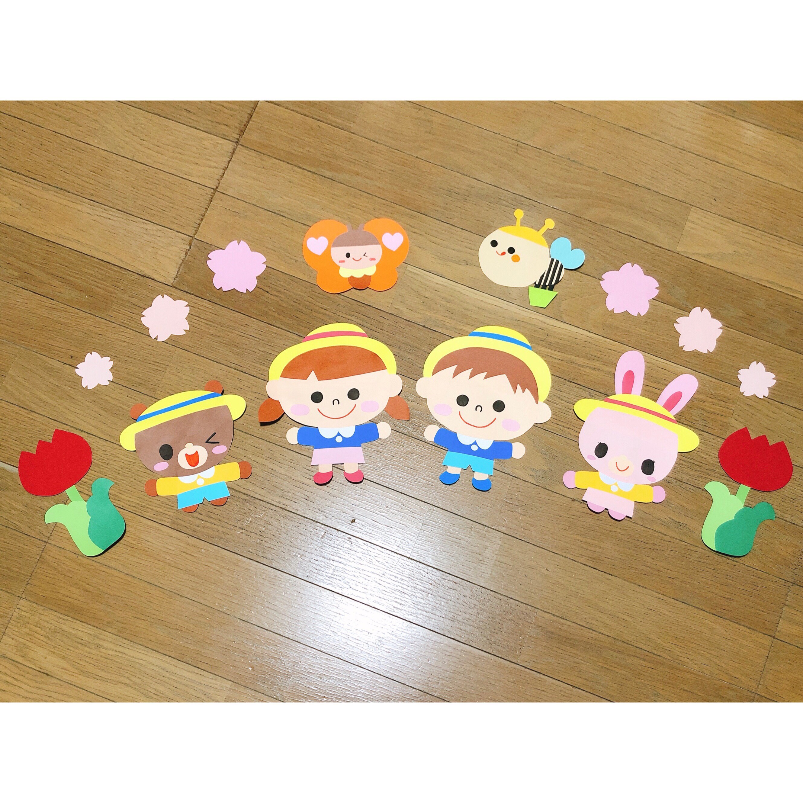 壁面飾り み～子 春 Amazon.co.jp: YH-09仲良くお花見① 春 桜 壁面 壁面飾り : おもちゃ