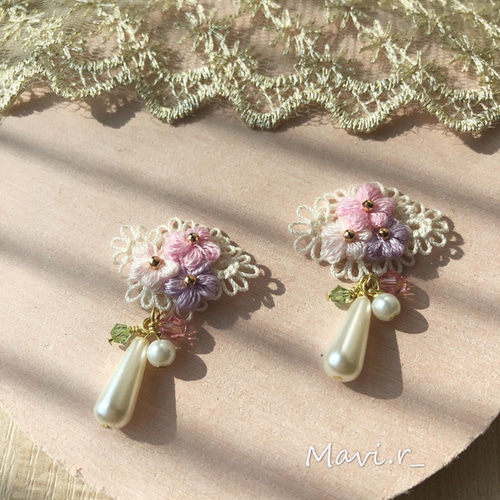 かぎ針編みの花のイヤリング ピアス（フック・チェーン） Mavi.r_ 通販