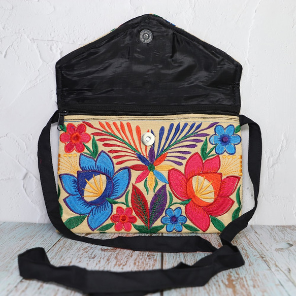 メキシコチアパス製 刺繍クラッチバッグ ハンドメイド フラワーイエロー05 3枚目の画像