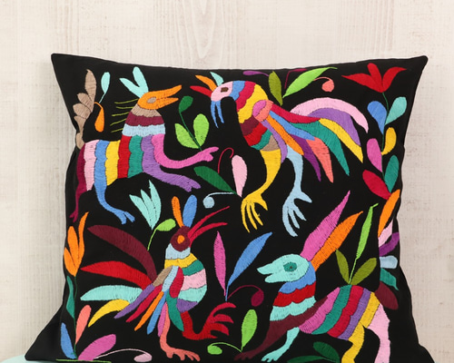 メキシコの伝統的なテナンゴ刺繍 クッションカバー メキシコの手作りテナンゴ刺繍クッションカバー - メルカリ