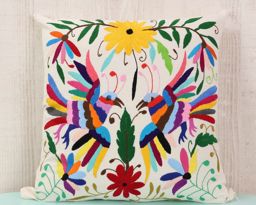 花と蝶のメキシコ伝統テナンゴ刺繍クッションカバー 花と蝶のメキシコ伝統テナンゴ刺繍クッションカバー