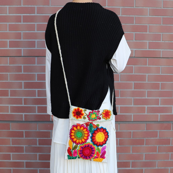 メキシコ製 ウールバッグ 刺繍ポシェット ショルダーバッグ 001 1枚目の画像