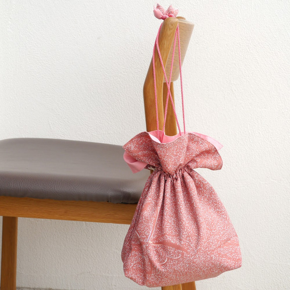 和服浴衣抽繩包帶來幸福 FUGURO 蝴蝶圖案大尺寸 第4張的照片
