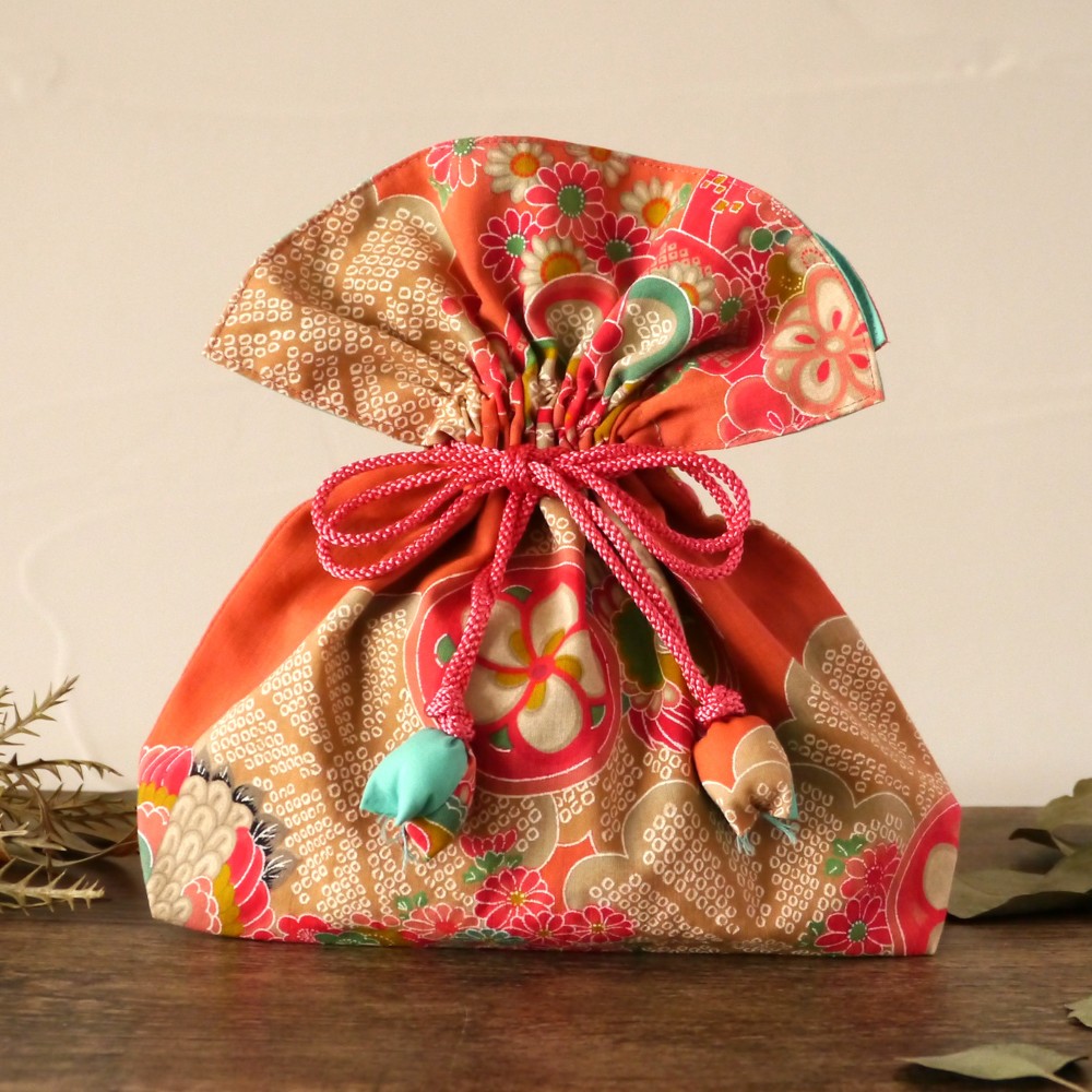 【アンティーク】巾着袋　幸せを呼ぶFUGURO　めでた尽くし　中サイズ　着物　浴衣