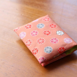 梅咲き誇る　梅文×若苗色　きものカードケース 1枚目の画像