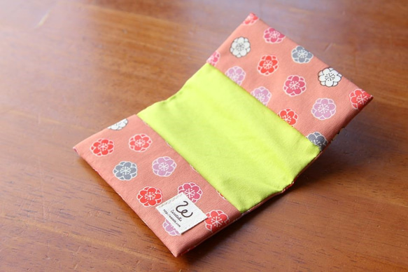 梅咲き誇る　梅文×若苗色　きものカードケース 2枚目の画像