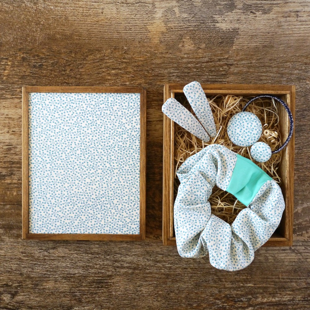 【贈答用】シルクの幸せ髪飾り3点セット　小花柄　桐の飾り箱付