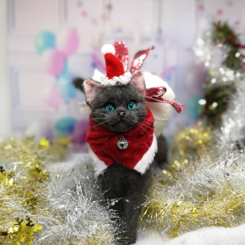 羊毛フェルト　猫サンタ　猫ポーチ　クリスマス