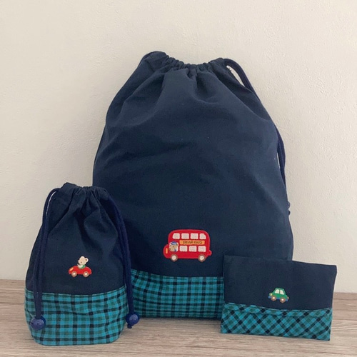 ファミリア風ハンドメイド☆ 青馬のワッペン付き】 ファミリア風 緑チェック マチあり ハンドバッグ